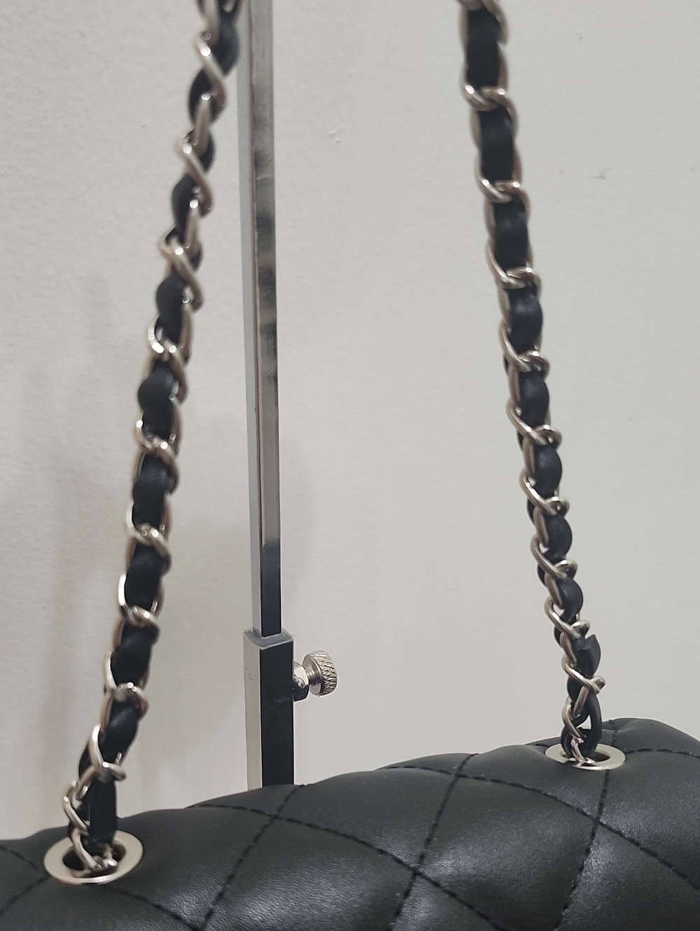 Black Quilted Chain-Handle Crossbody Bag - Picture 5 of 6